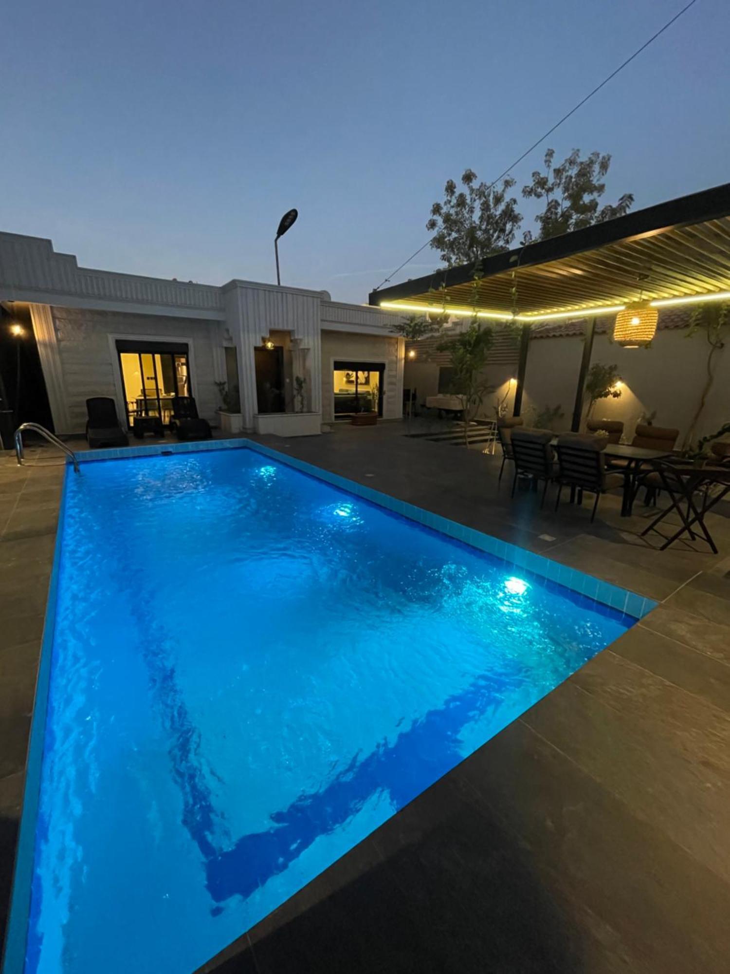 فيلا موقع مميز وإطلالة على المسبح Riad Exterior foto